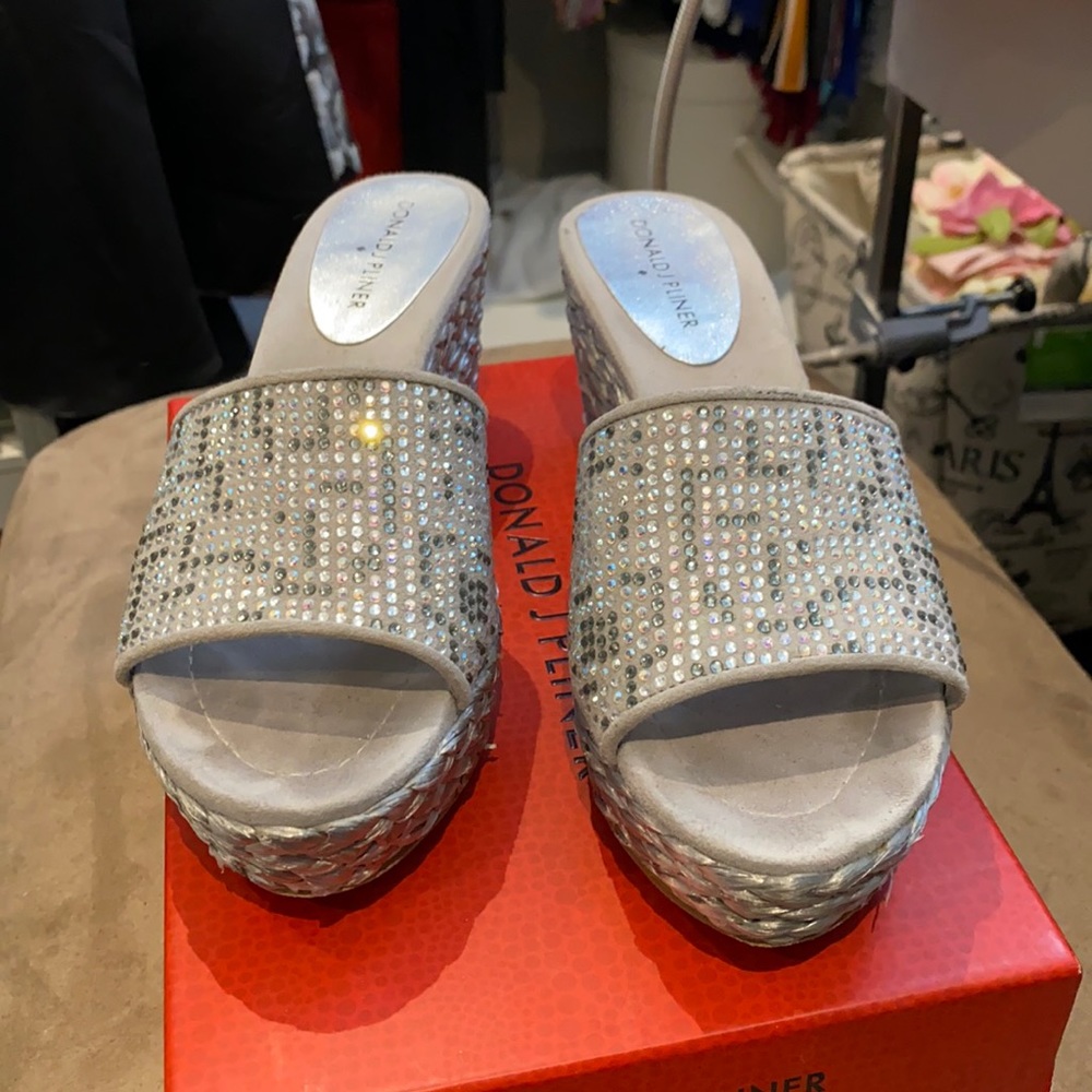 Donald J Pliner Sandals
